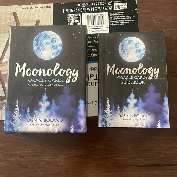 Moonology Oracle Cards - Picture 1 of 3